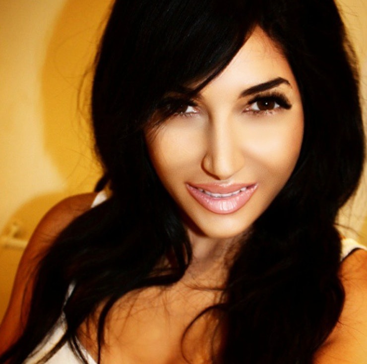 16 Kim Kardashian Look-Alikes Because This Is a Trend That ... - 740 x 734 png 650kB