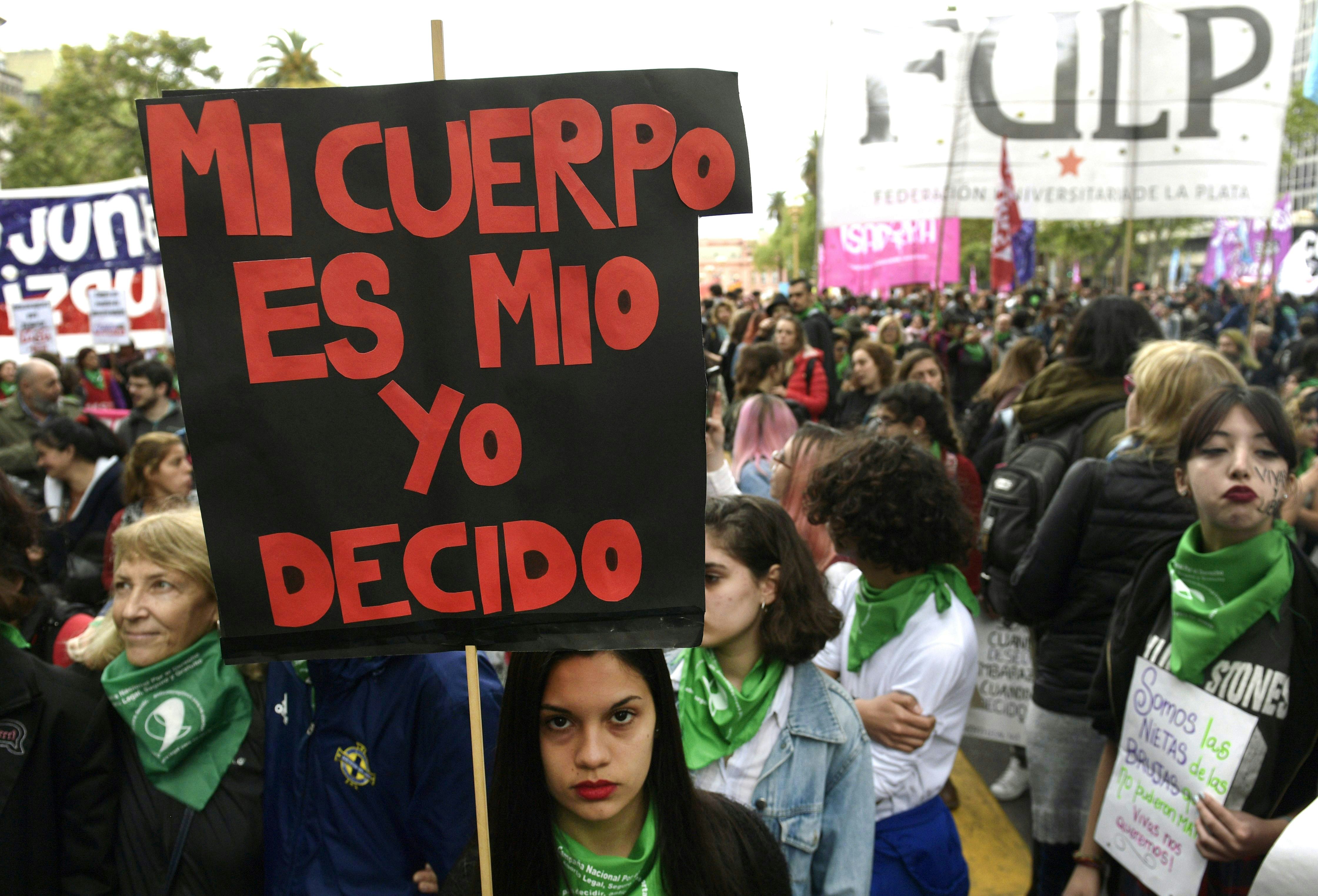Judge won't order officials to allow abortion