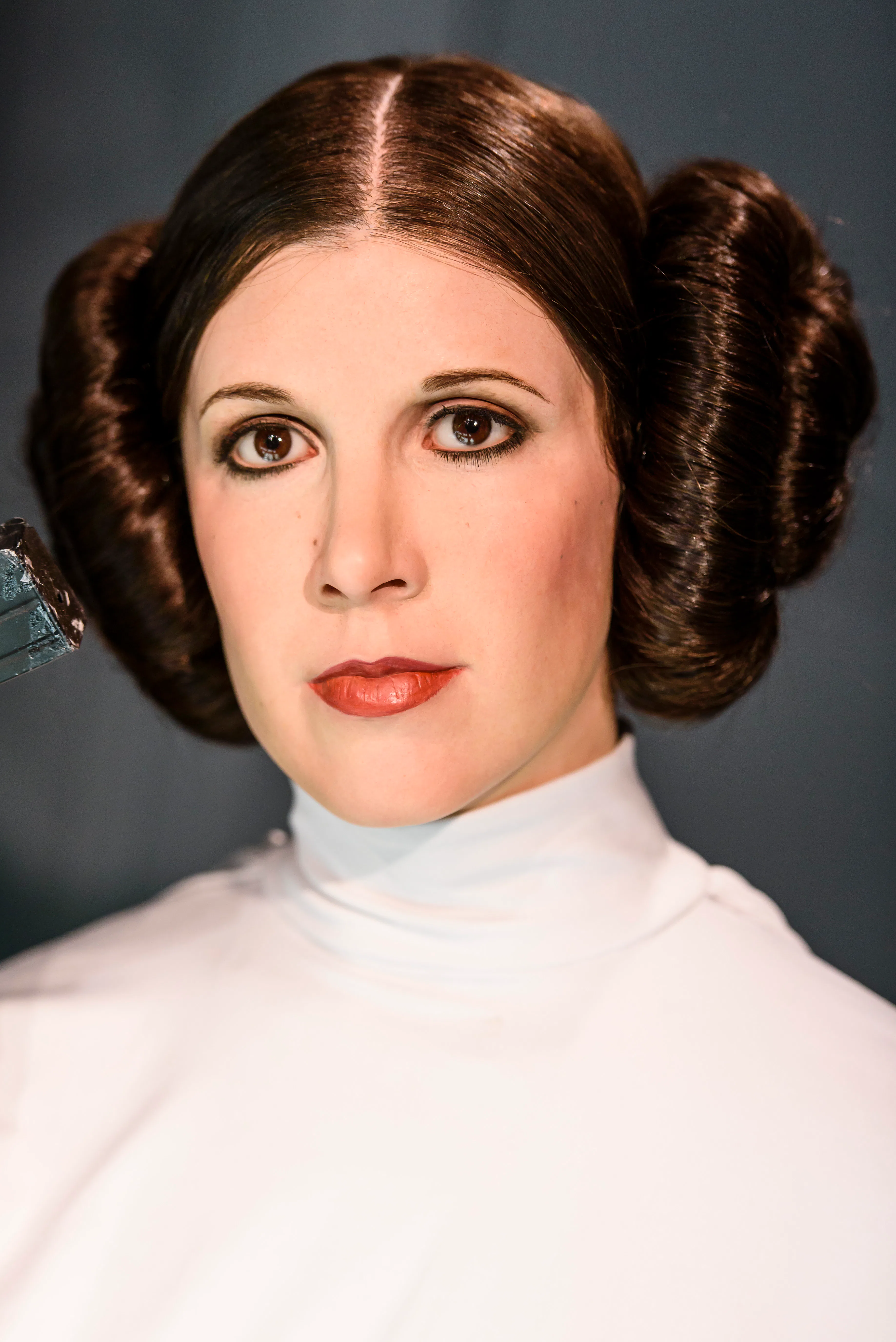 Billie Lourd S Star Wars Princess Leia Buns Honor Mom Carrie Fisher