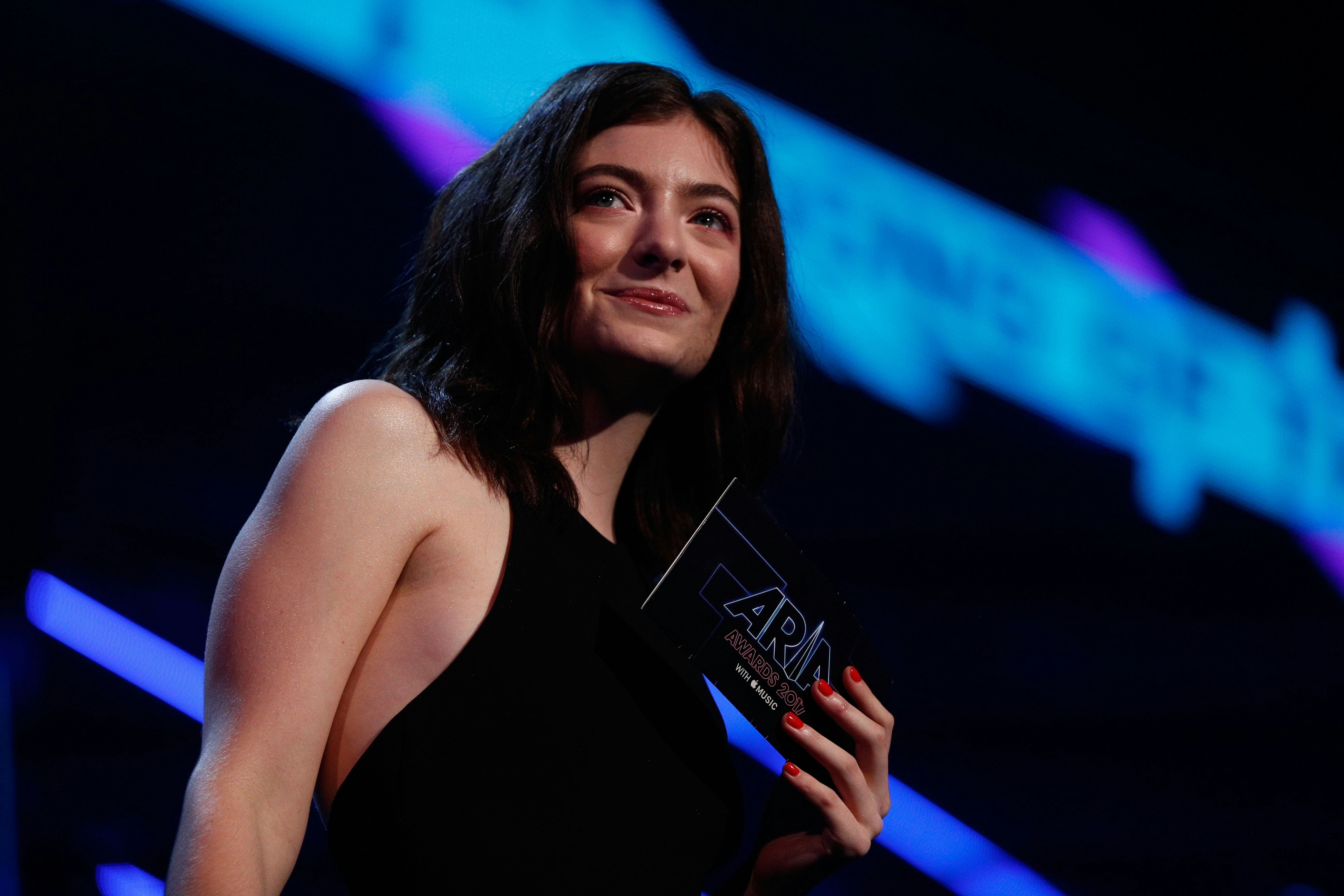 Lorde: Roseanne Barr calls singer a 'bigot' for cancelling Israel show