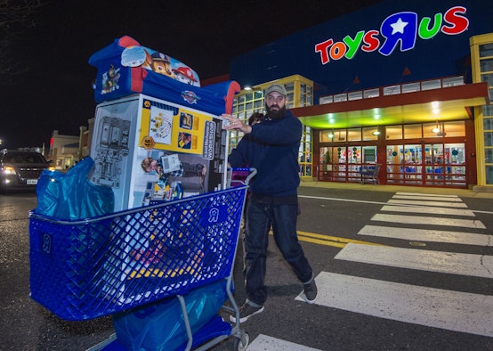Is Toys "R" Us Going Out Of Business? Bankruptcy Rumors 