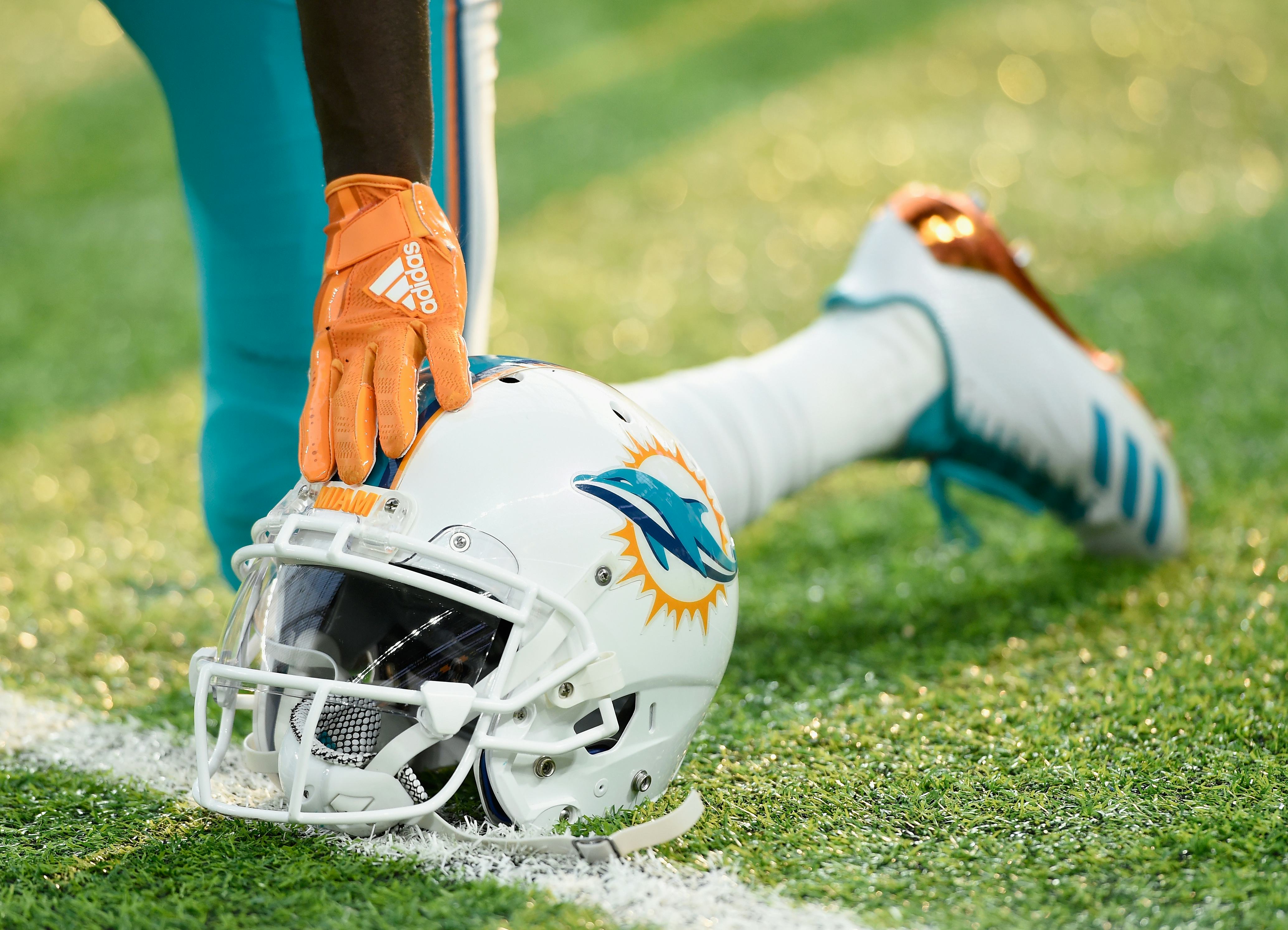 Car Dealership Says It Will Pull Ads for NFL Games Over Protests