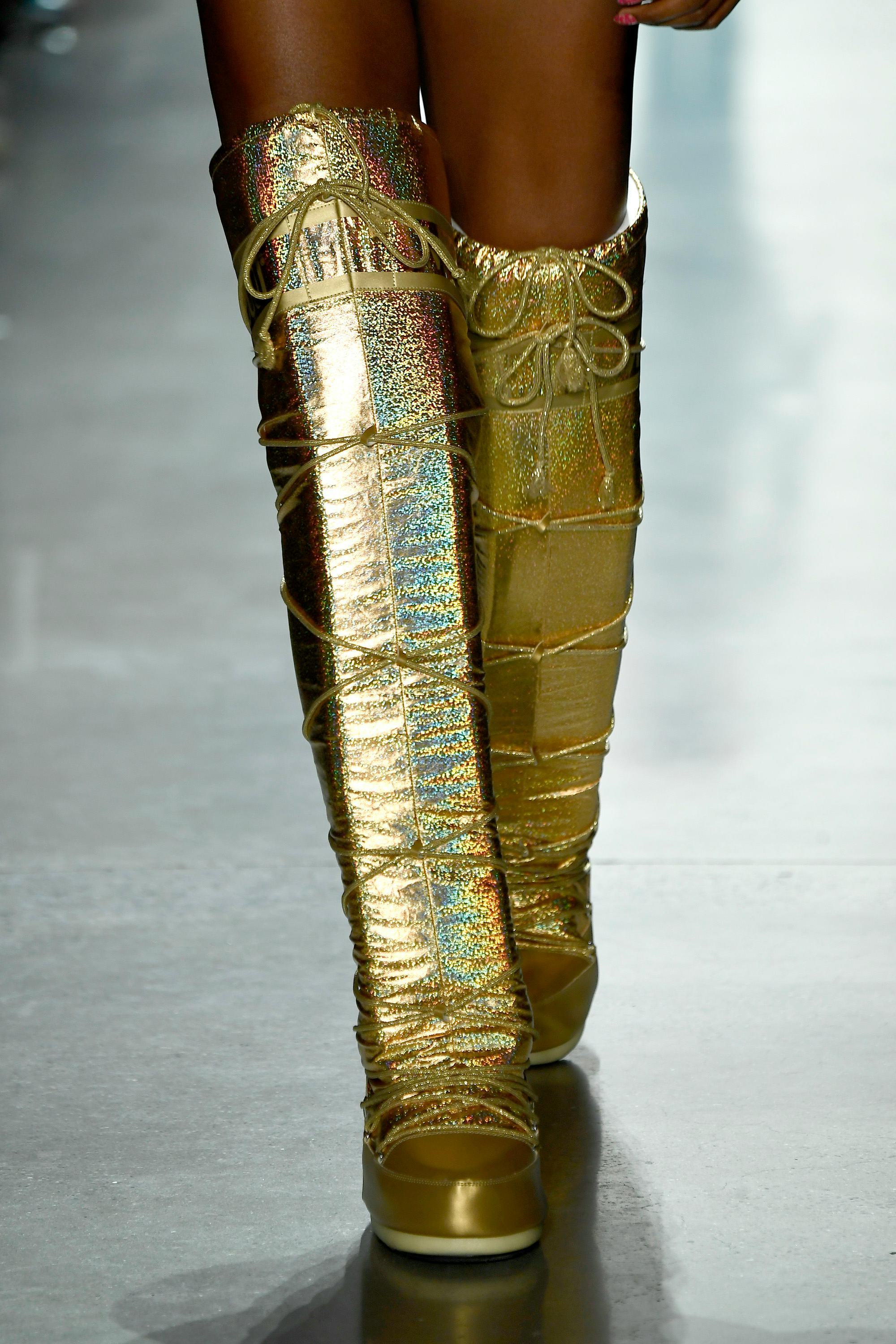 jeremy scott moon boot