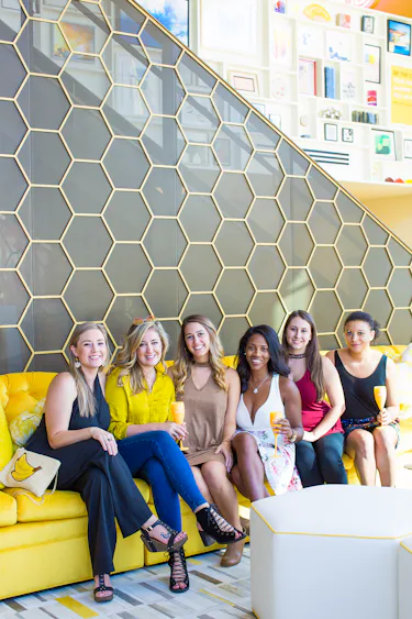 Bumble Set Up A Vacation For The 6 Girls Who Had A Date With The Same Guy On The Same Night