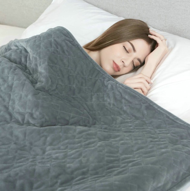 Do Weighted Blankets Work? This Is How They Can Help Anxiety, Insomnia