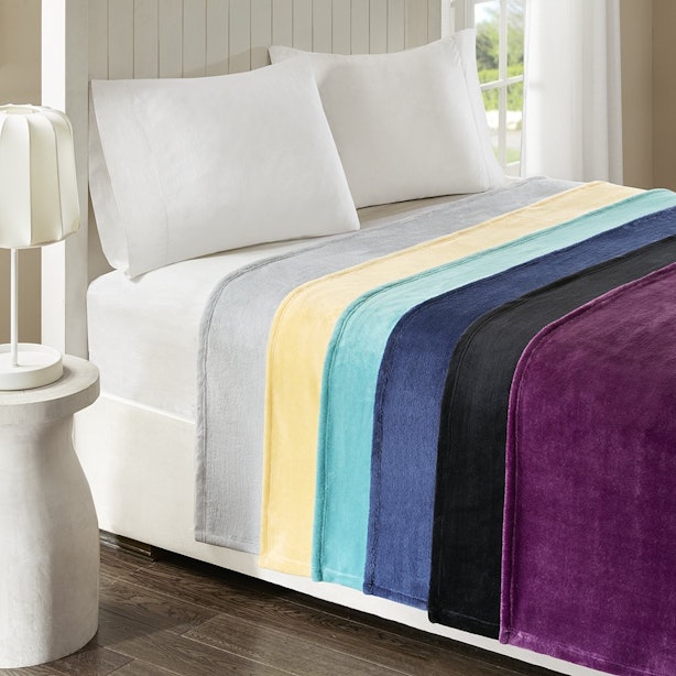 The 10 Best Summer Blankets To Keep You Cool All Night