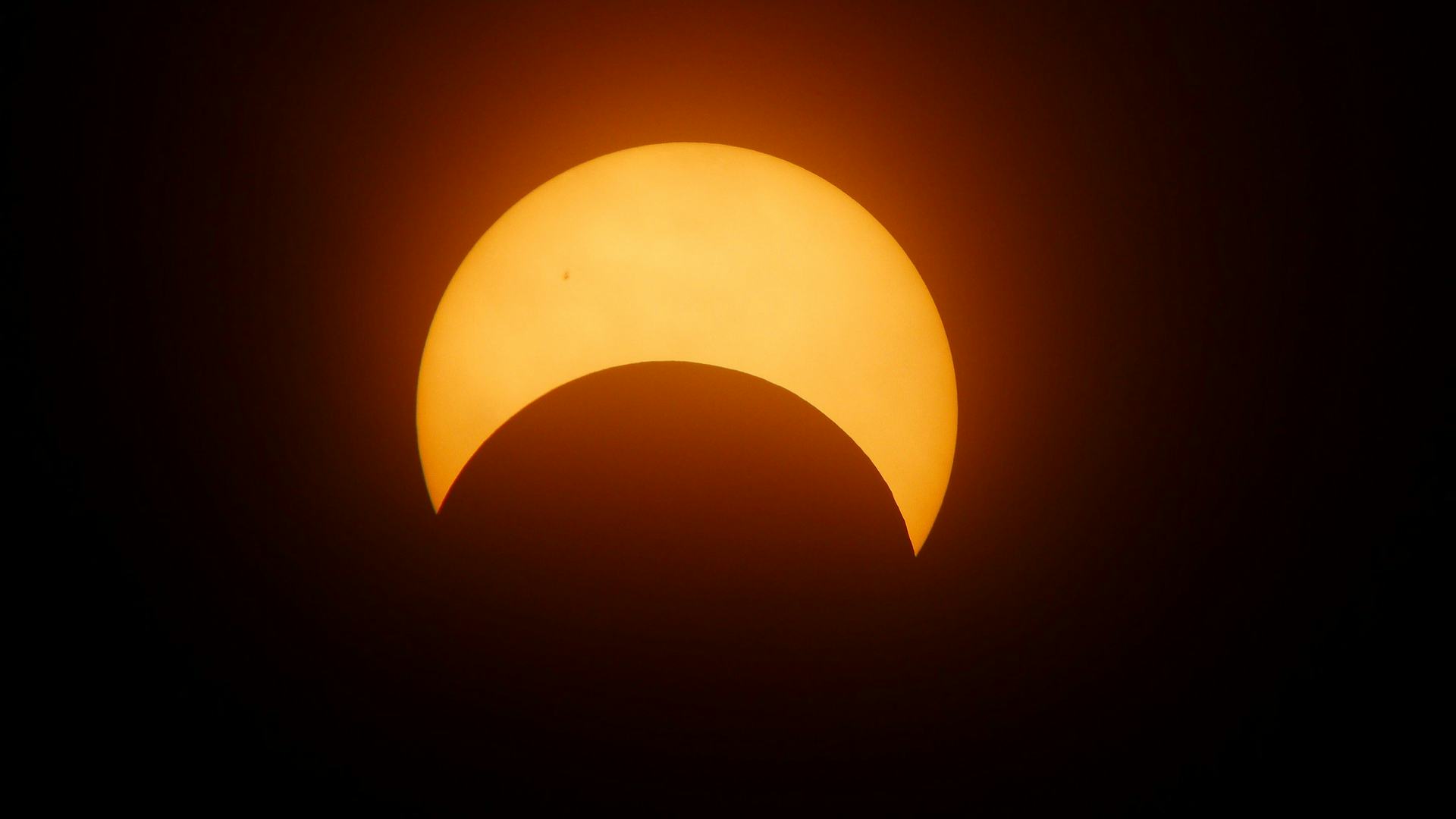 NASA warns: Keep a wary eye on those glasses NASA warns: Keep a wary eye on those glasses