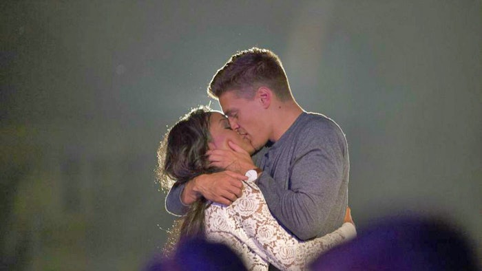 Is Dean Single After The Bachelorette He S Staying