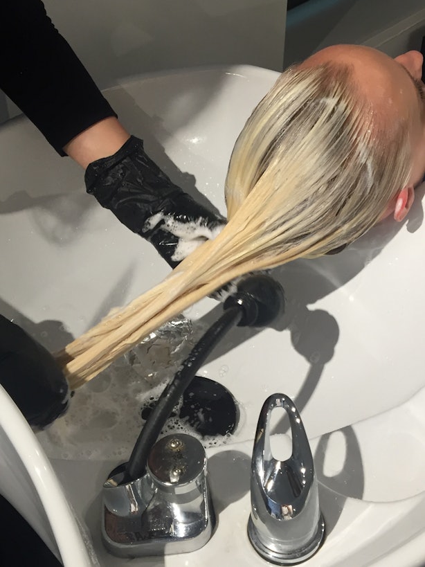 wash the blonde hair
